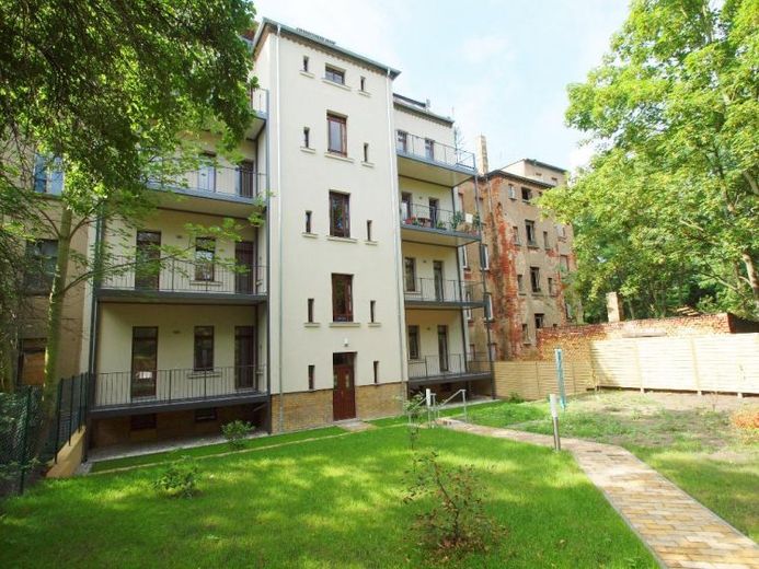 :-) Bellissimo appartamento di 3 locali | nelle immediate vicinanze del Parkbogen Ost | parquet | cucina componibile | vasca e doccia | balcone con vista sul verde – Foto 1