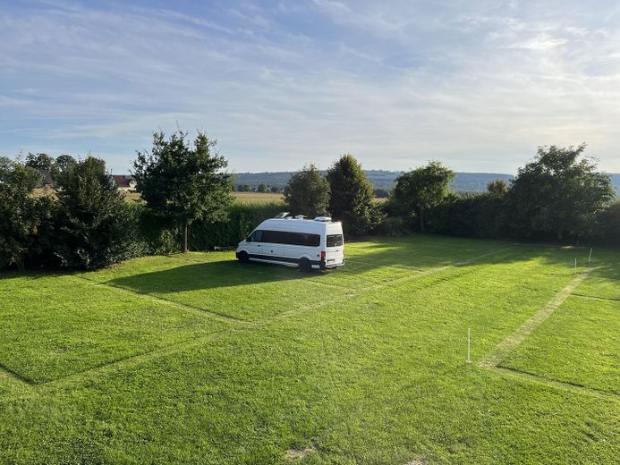 Blick auf Grundstück