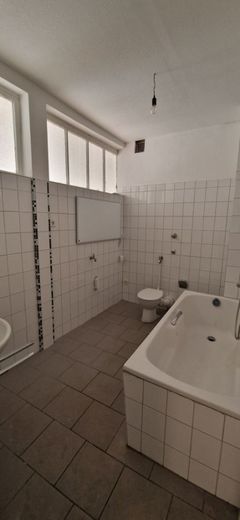 4 ZKB mit Terrasse zu vermieten in Pirmasens-Niedersimten – Bad