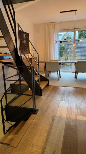 Modernes Endhaus am Brabandkanal mit großem Garten, Dachterrasse und Wellnessbereich – Wohnbereich mit Gartenzugang
