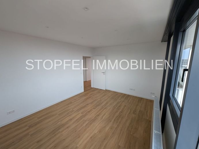 Schlaf- / Arbeitszimmer Bild 2