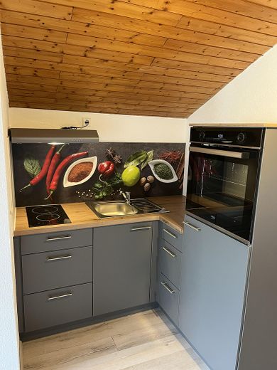 Schöne, ruhige, 2 Zimmer Wohnung in Wurmlingen – Küche