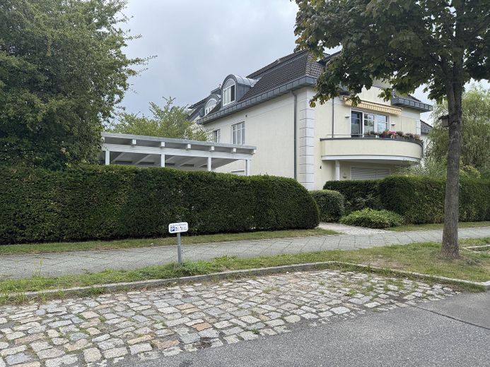 Maisonette-Wohnung Golf-Wohnpark Stolper Heide – Außenstellplatz