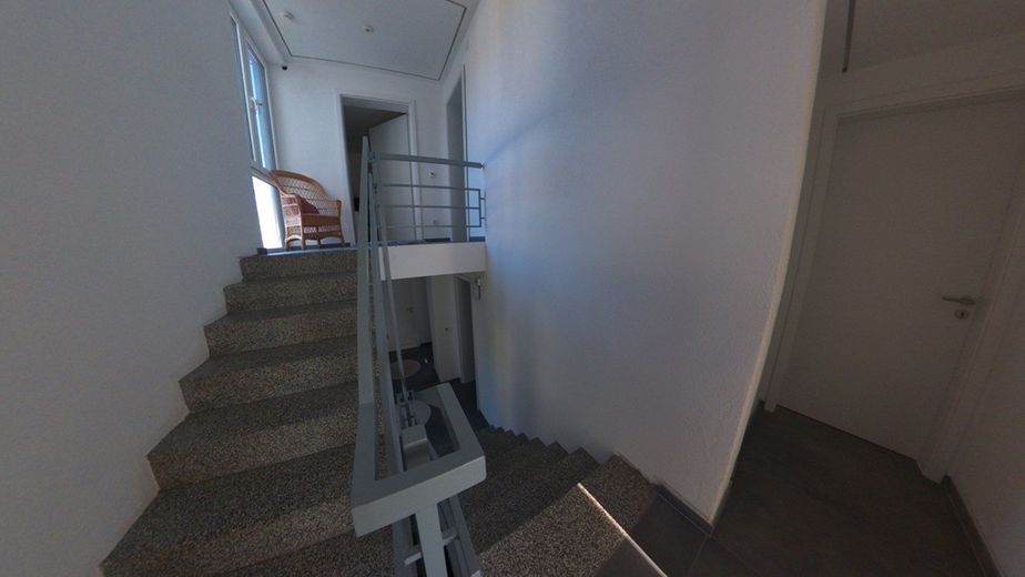 Modernisiertes Familienhaus mit Pool, Sauna, Smart Home & PV-Anlage – Foto 8