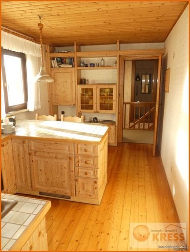 2 Familienwohnhaus mit 3 Wohneinheiten, 3 Garagenstellplätzen, Balkon &amp; Terrasse/Wintergarten – Bild 18