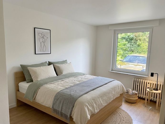 Wohntraum in Hilden! Modernisierte 3 Zimmer EG Wohnung mit Balkon, Gartennutzung und Stellplatz – Schlafzimmer 2 Homestaging