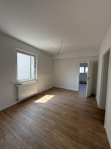 Erdgeschosswohnung - neu saniert! – Zimmer