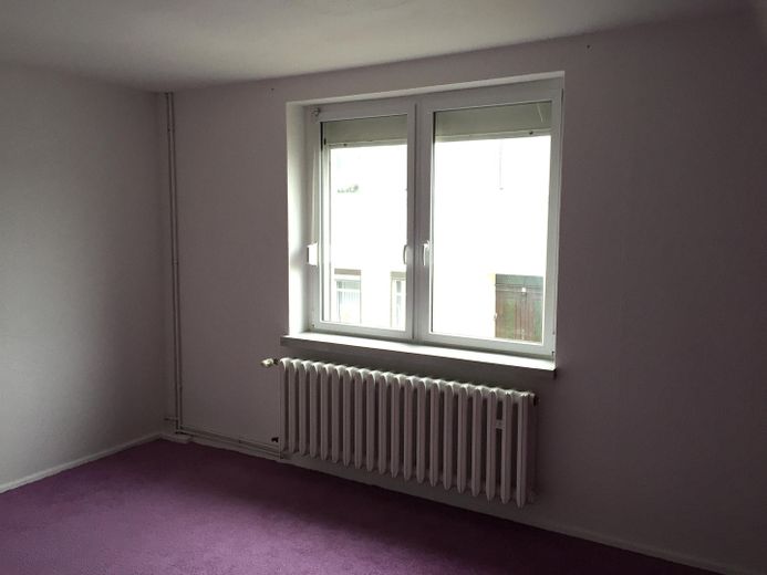 SANS COMMISSION ! Charmante maison mitoyenne modernisée, située dans un quartier central et calme de Bernburg – Photo 10