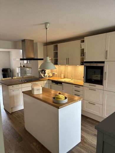 Charming end-terrace house with generous plot in Kaltenkirchen – offene Küche