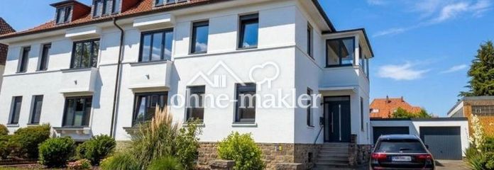 Exklusives Wohnen am Stadthäger Wall: Frisch sanierte Doppelhaushälfte mit großem Garten & 2 Garagen
