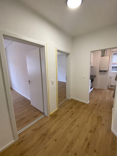 Stilvoll sanierte 2-Zimmer-Wohnung in Stuttgart-Süd (nähe Marienplatz) zur Miete ab 01.08.26 – Flur