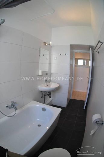 Helle 3-Zimmer-Wohnung mit Balkon in Berlin Wilmersdorf, möbliert – 842fd4203bed8a6ae26eb6ef8ff24e5941a4376b.jpg