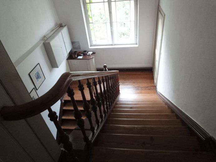 Mieszkanie typu atelier z zabudowaną kuchnią – Aufgang zur Wohnung