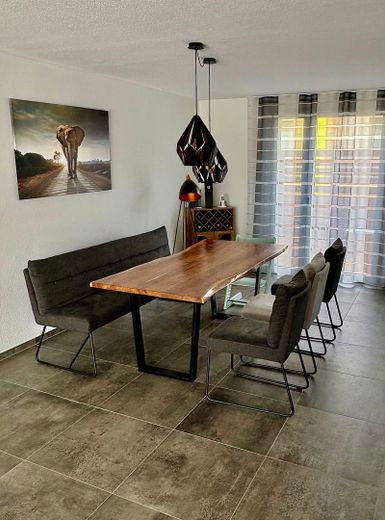 Moderno casa a schiera d'angolo in posizione adatta alle famiglie – Essbereich