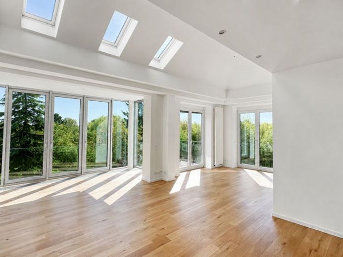 Attraktive Wohnung mit viel Platz und Blick in die Rheinauen – Foto 1