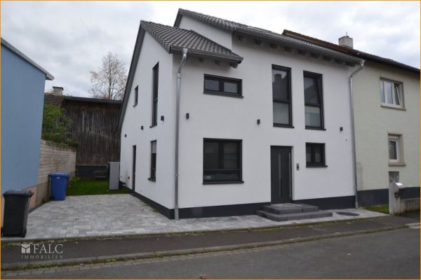" Fast ein Neubau " - Modern + stylisch!