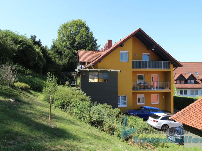 Mehrfamilienhaus mit 4 Wohneinheiten in zentraler Lage der Stadt Landau/Isar – Foto 1