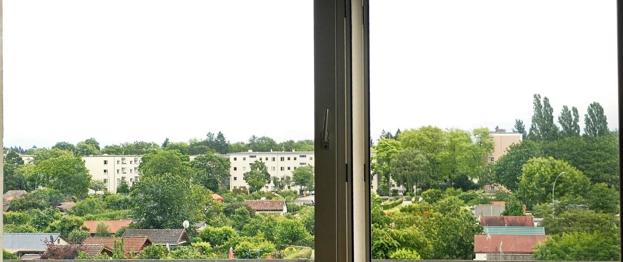 Von Privat! Perfekt vermietete Wohnung, 2ZKB, gr. Balkon mit herrlichem Weitblick – Foto 12