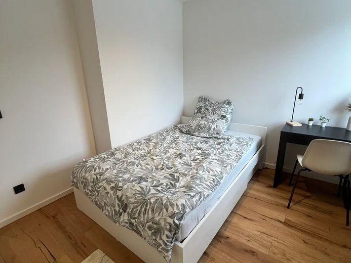 WG Zimmer in neu renovierter 4er WG – Zimmer