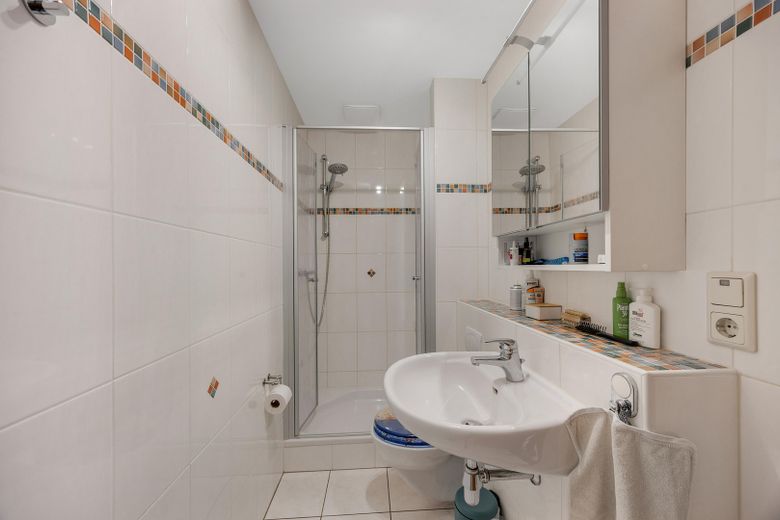 Casa unifamiliar espaciosa con 162 m² y jardín en Wachtberg-Werthhoven – Badezimmer