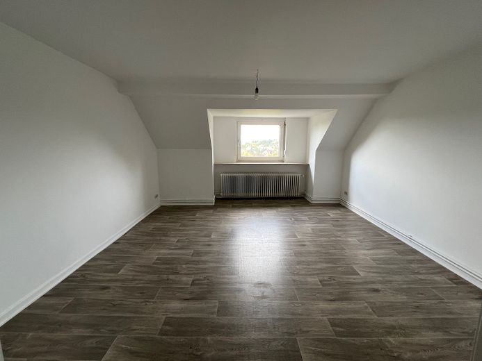 Elberfeld Hainstrasse Katernberg Appartamento mansardato bello e modernizzato – Wohnzimmer Gartenseite