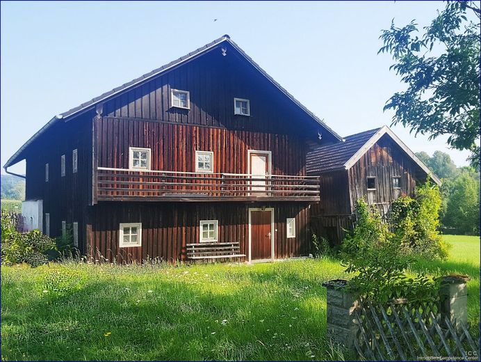 ***   FESTPREIS: 250.000,- EUR   ***
Liebhaber-Sacherl in Alleinlage - ca. 6.500 m² Grund 
am Mühl-/ Prienbach - südlich von Stubenberg – Sacherl mit großem Grundstück