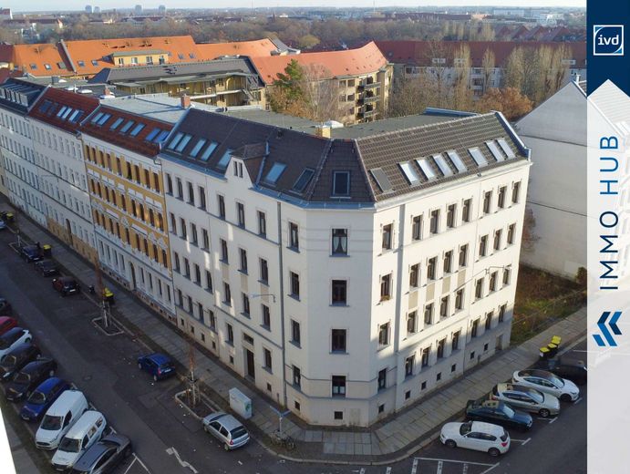 ++ Balkon, Parkett, Badezimmer mit Fenster! Charmante 4-Zimmer Wohnung in beliebter Lage ++ – 4477297-bP62YCoNiLr3uavFFqEp2g2R-Hausansicht (5).jpg