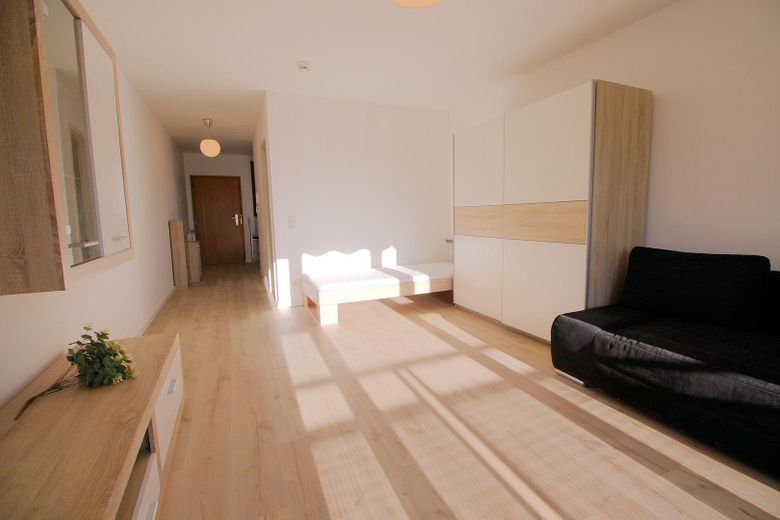 Wohn-/ Schlafzimmer