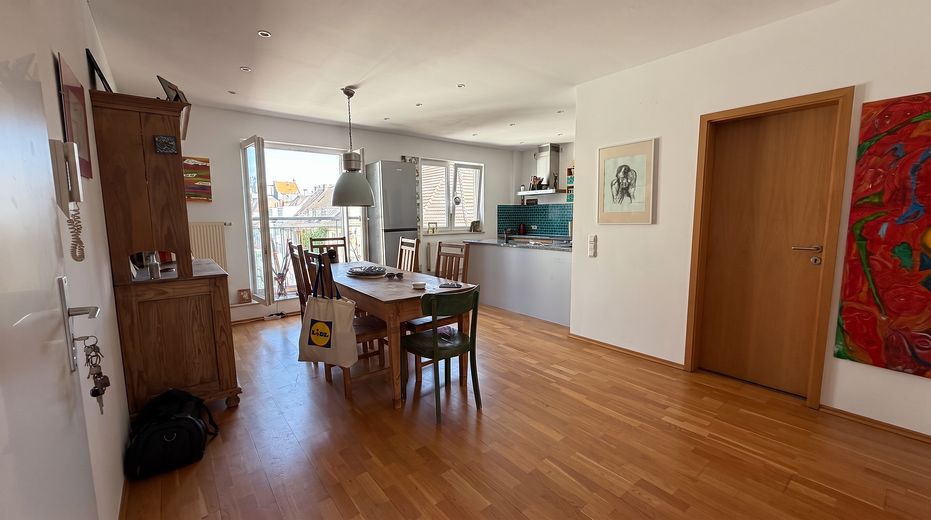 Charmante 3-Zimmer-Wohnung mit großzügigem Balkon im Mauritius Viertel, Köln – Wohnküche 2