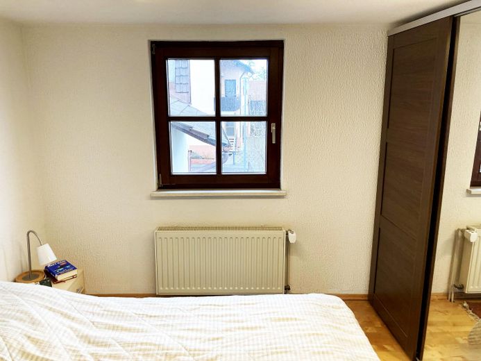 Großzügige ETW in Baden-Baden-Sandweier mit mediterranem Flair, zentral und ruhig gelegen. – Schlafzimmer