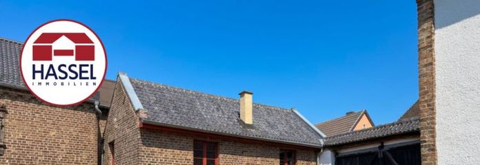 Charming little house in a listed four-sided farmstead