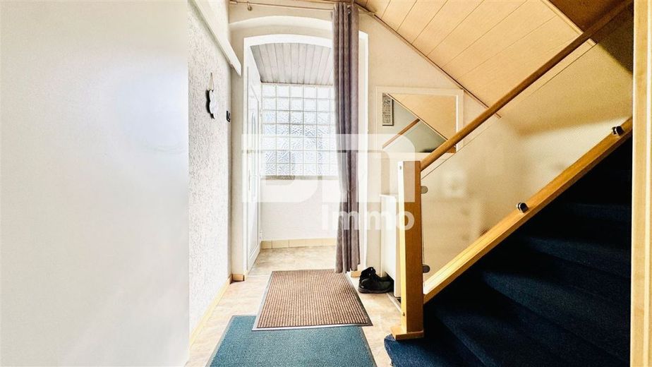 (R)eserviert!Ein- bis Zweifamilienhaus mit 2 Terrassen und Garage – EG Hochparterre Haupteingang / Windfang