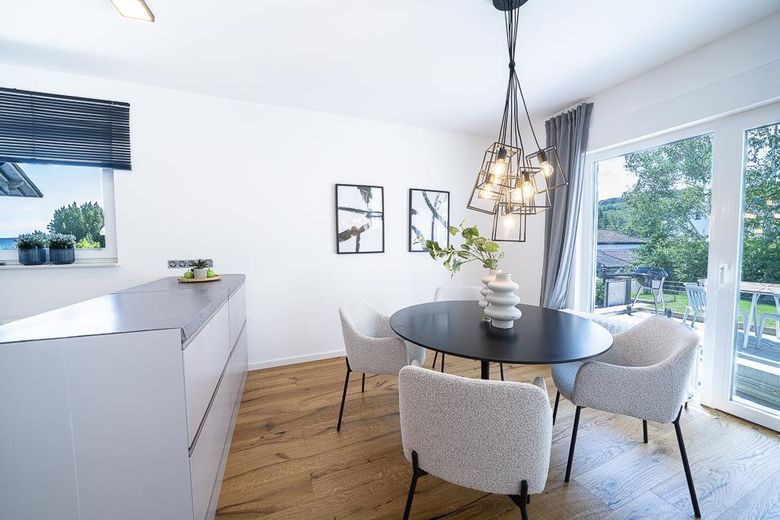 Architekten-Unikat in Neu-Anspach: Moderner Luxus & Erstbezug nach Sanierung – Wohnküche/ Essbereich