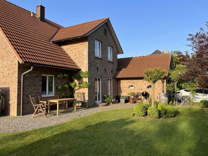 Landhaus "Rose Garden" direkt vor Sylt zu verkaufen! – Landhaus "Rose Garden"