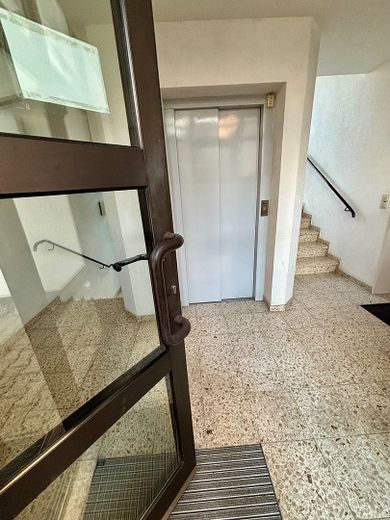 Zentrumsnahe 2 Zimmer Wohnung mit Balkon und Tiefgarage – Foto 2