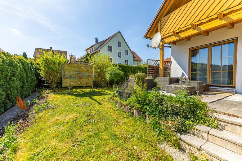 Terrasse/Garten EG mittel