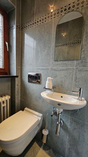 Abitare con tranquillità e stile tra Monaco e le montagne - completamente arredato – Gäste-WC