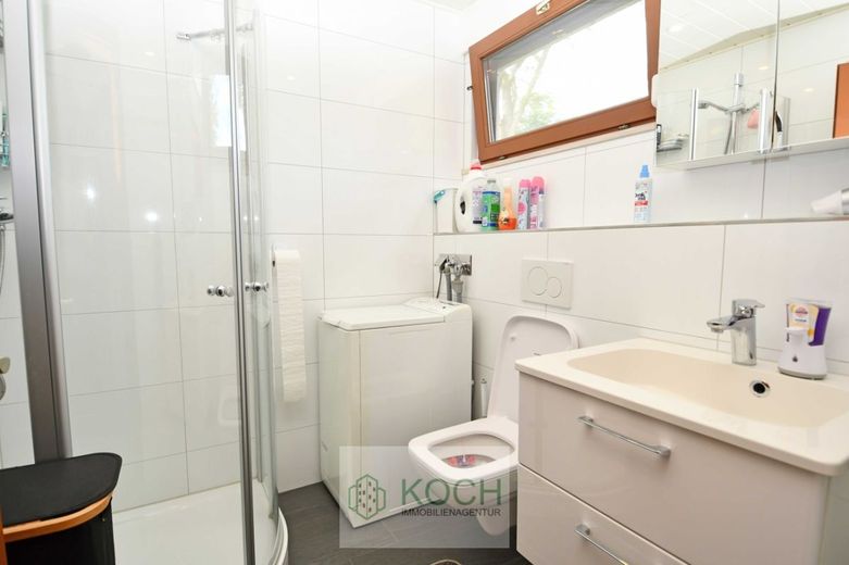 Wohn-/ Ferienhaus in absolut ruhiger Lage – Duschbad