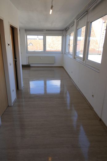 Helle 2 ZKB-Innenstadt-Wohnung – Wohnzimmer