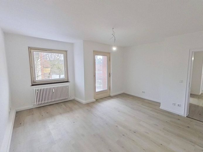 Ein perfektes Familiennest: Moderne 4-Zimmer-Wohnung mit BALKON und Tageslichtbad – Ansicht I: Wohn- und Esszimmer