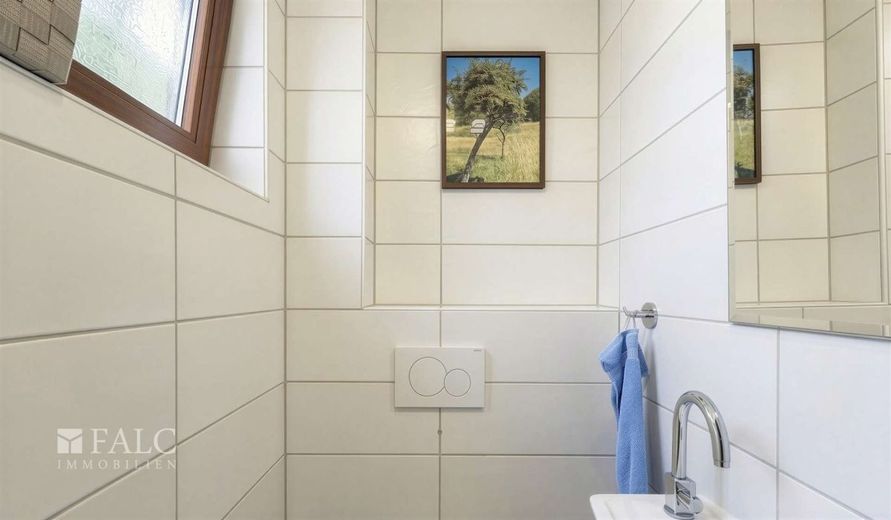 Ein Platz für die Familie - Gepflegtes Reihenendhaus mit Garten und ausbaufähigem Dachgeschoss – Gäste-WC
