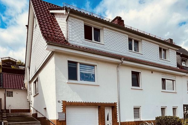 Von Privat Ein - Zweifamilienhaus Doppelhaushäfte in Herfa