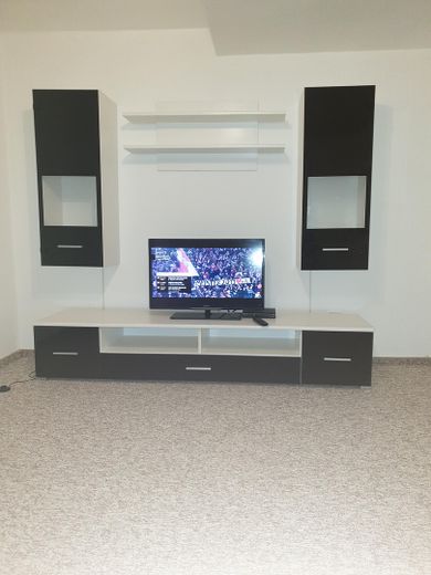  Schrankwand mit TV