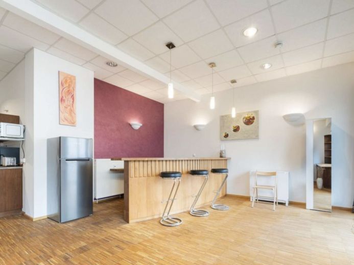 Einziehen und wohlfühlen: Stilvolles, vollmöbliertes 2-Zimmer-Apartment mit TG (Wohnen auf Zeit) – Foto 1