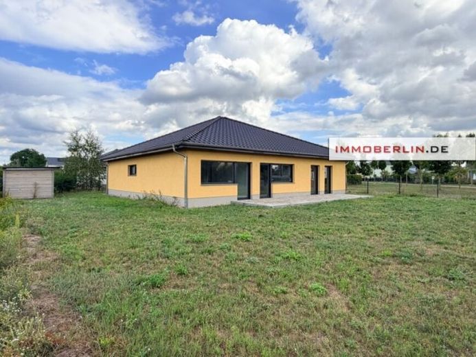 IMMOBERLIN.DE - Efficiënte bungalow met westtuin in landelijke harmonie – Foto 1