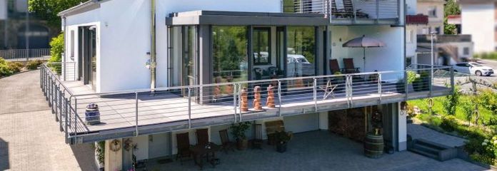 Bernkastel-Kues: Moderne Architektenvilla in top Lage mit großem Grundstück / Moselblick / Erdwärme