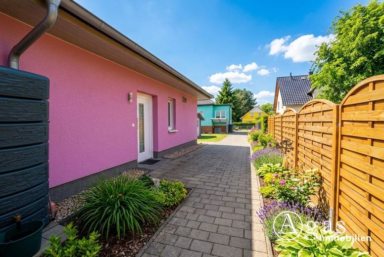 Seltene Gelegenheit: Zwei Häuser auf großem Grundstück in Bernau – Außenansicht Haus 1