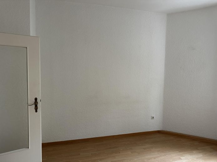 Schöne ruhige 2ZKB nähe Zentrum – Schlafzimmer
