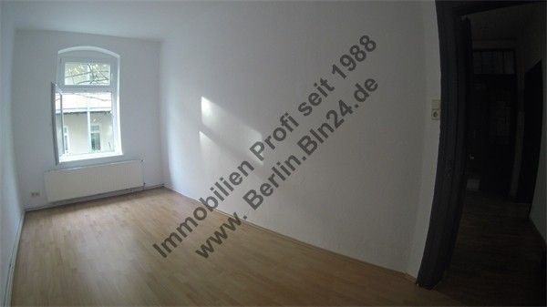 Mietwohnung - 3er WG oder 2er WG- Pärchen - saniert - Duschbad mit Fenster – G0035250