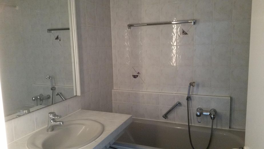 Helle, gemütliche 3-Zi.-Wohnung zentral in Usingen – Bad